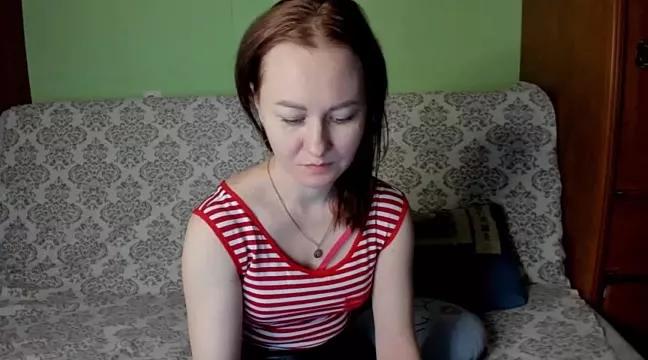 HolmesAriana from StripChat is Freechat