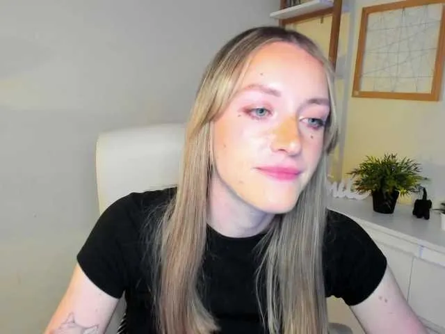 EvelynBlond's avatar