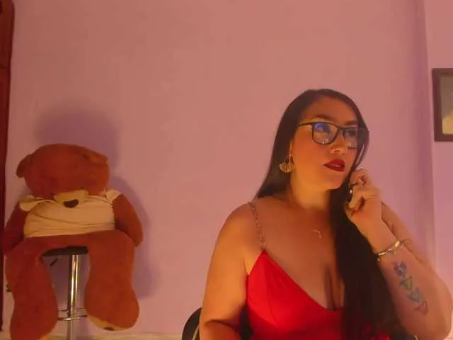 MeganHotCurvy's avatar