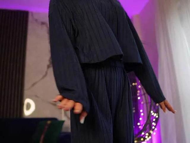 RachelRavee's avatar