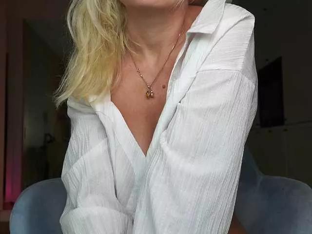 Sonya-reallsugar webcams show profile image 