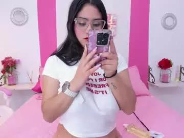 Try our girls live displays and explore the company of endless strippers, with beautiful physiques, vibrating toys and more.