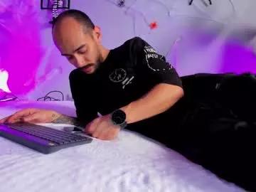 Try our girls live displays and explore the company of endless strippers, with beautiful physiques, vibrating toys and more.