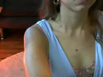 Try our girls live displays and explore the company of endless strippers, with beautiful physiques, vibrating toys and more.