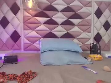 Try our girls live displays and explore the company of endless strippers, with beautiful physiques, vibrating toys and more.