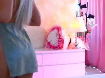 Try our girls live displays and explore the company of endless strippers, with beautiful physiques, vibrating toys and more.