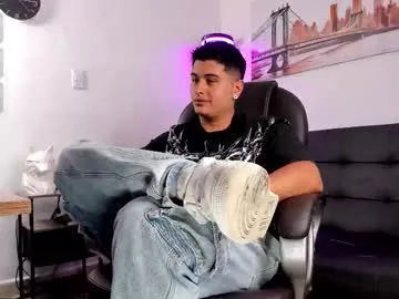 _juanes__ — Cumshow when goal is reached. #latino #straight #feet #muscle #young [1111 tokens remaining]