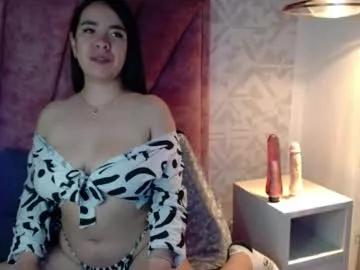 Try our girls live displays and explore the company of endless strippers, with beautiful physiques, vibrating toys and more.