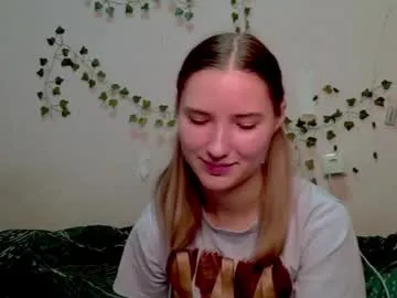 _kikiclark_ — Freechat on Chaturbate