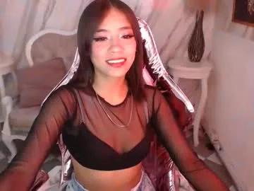 Try our girls live displays and explore the company of endless strippers, with beautiful physiques, vibrating toys and more.