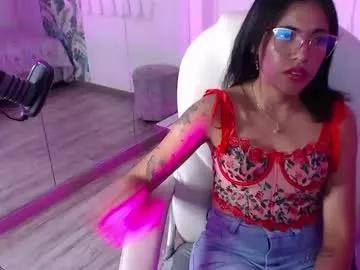 Try our girls live displays and explore the company of endless strippers, with beautiful physiques, vibrating toys and more.