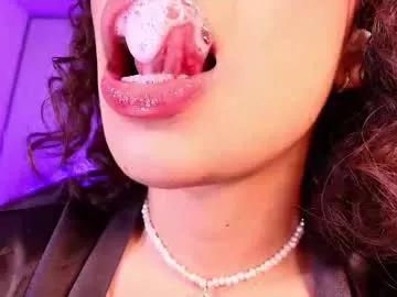 Try our girls live displays and explore the company of endless strippers, with beautiful physiques, vibrating toys and more.