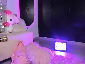 Try our girls live displays and explore the company of endless strippers, with beautiful physiques, vibrating toys and more.