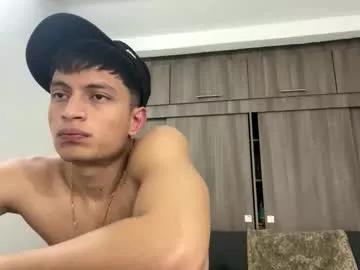 Try our girls live displays and explore the company of endless strippers, with beautiful physiques, vibrating toys and more.