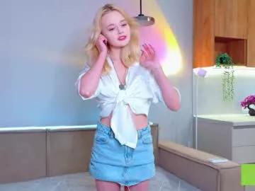 Try our girls live displays and explore the company of endless strippers, with beautiful physiques, vibrating toys and more.