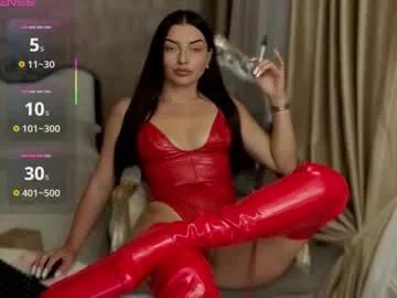 Try our girls live displays and explore the company of endless strippers, with beautiful physiques, vibrating toys and more.