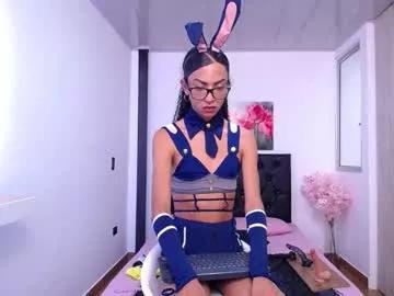 Try our girls live displays and explore the company of endless strippers, with beautiful physiques, vibrating toys and more.