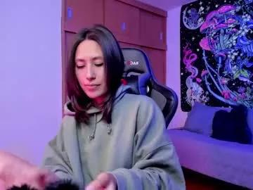 Try our girls live displays and explore the company of endless strippers, with beautiful physiques, vibrating toys and more.