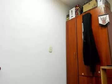 Try our girls live displays and explore the company of endless strippers, with beautiful physiques, vibrating toys and more.