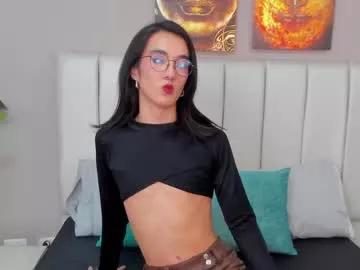 Try our girls live displays and explore the company of endless strippers, with beautiful physiques, vibrating toys and more.