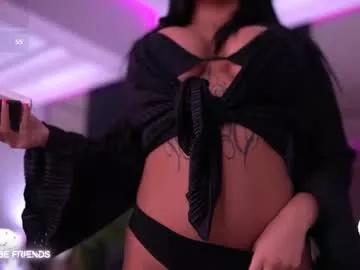 Try our girls live displays and explore the company of endless strippers, with beautiful physiques, vibrating toys and more.