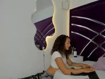 Try our girls live displays and explore the company of endless strippers, with beautiful physiques, vibrating toys and more.