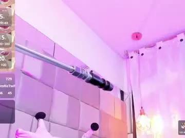 Try our girls live displays and explore the company of endless strippers, with beautiful physiques, vibrating toys and more.