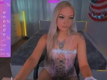 Try our girls live displays and explore the company of endless strippers, with beautiful physiques, vibrating toys and more.