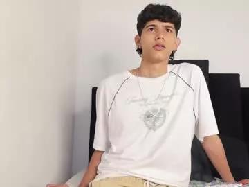 Try our girls live displays and explore the company of endless strippers, with beautiful physiques, vibrating toys and more.