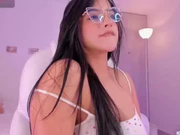 Try our girls live displays and explore the company of endless strippers, with beautiful physiques, vibrating toys and more.