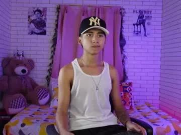 alexiis_29 from Chaturbate is Group