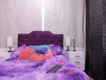Try our girls live displays and explore the company of endless strippers, with beautiful physiques, vibrating toys and more.