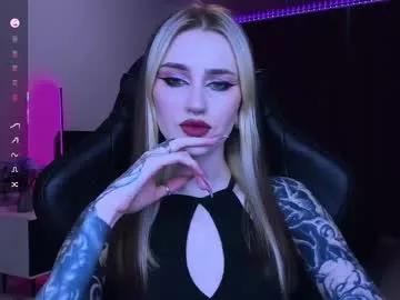 Try our girls live displays and explore the company of endless strippers, with beautiful physiques, vibrating toys and more.