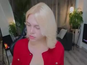 Try our girls live displays and explore the company of endless strippers, with beautiful physiques, vibrating toys and more.