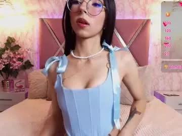 Try our girls live displays and explore the company of endless strippers, with beautiful physiques, vibrating toys and more.