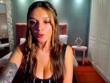 Try our girls live displays and explore the company of endless strippers, with beautiful physiques, vibrating toys and more.