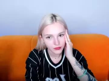 Try our girls live displays and explore the company of endless strippers, with beautiful physiques, vibrating toys and more.