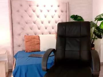 Try our girls live displays and explore the company of endless strippers, with beautiful physiques, vibrating toys and more.