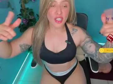 Try our girls live displays and explore the company of endless strippers, with beautiful physiques, vibrating toys and more.