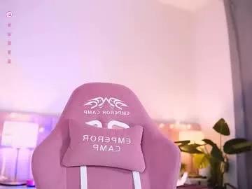 Try our girls live displays and explore the company of endless strippers, with beautiful physiques, vibrating toys and more.
