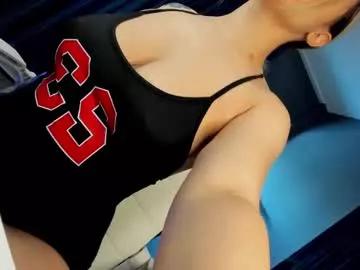 Try our girls live displays and explore the company of endless strippers, with beautiful physiques, vibrating toys and more.