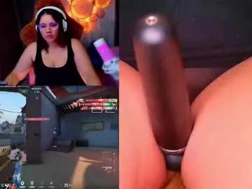 Try our girls live displays and explore the company of endless strippers, with beautiful physiques, vibrating toys and more.