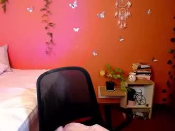 Try our girls live displays and explore the company of endless strippers, with beautiful physiques, vibrating toys and more.