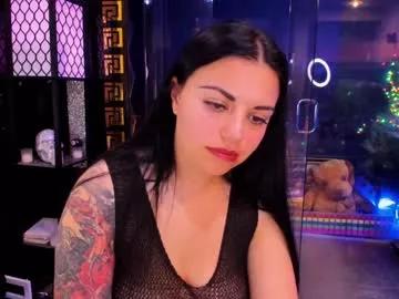 Try our girls live displays and explore the company of endless strippers, with beautiful physiques, vibrating toys and more.