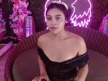 Try our girls live displays and explore the company of endless strippers, with beautiful physiques, vibrating toys and more.