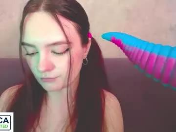 Try our girls live displays and explore the company of endless strippers, with beautiful physiques, vibrating toys and more.