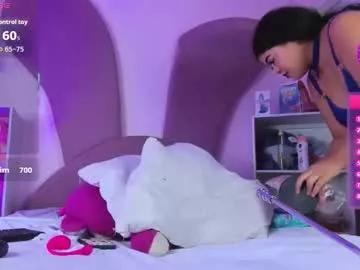 Try our girls live displays and explore the company of endless strippers, with beautiful physiques, vibrating toys and more.