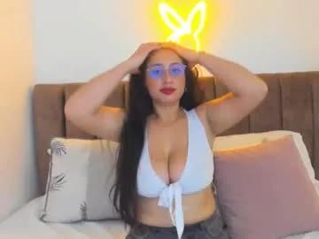 Try our girls live displays and explore the company of endless strippers, with beautiful physiques, vibrating toys and more.