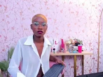 Try our girls live displays and explore the company of endless strippers, with beautiful physiques, vibrating toys and more.