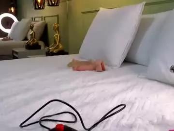 Try our girls live displays and explore the company of endless strippers, with beautiful physiques, vibrating toys and more.